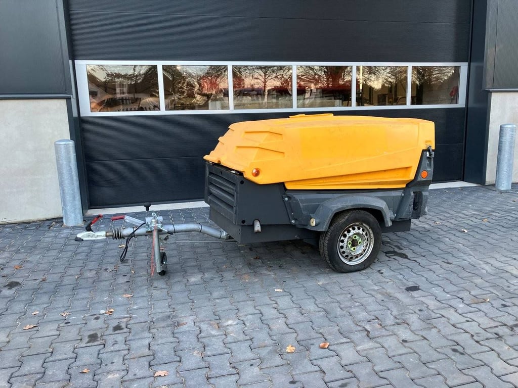 Compressor Atlas Copco QAS67KD Diesel 2011 2011 QAS67KD 2011 1 Compressors image 3