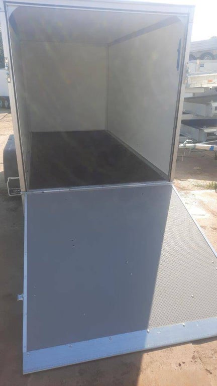Closed Trailer Kerenzo 2.50x1.50x1.50m New KERENZO 2.50x1.50x1.50m 0 image 5
