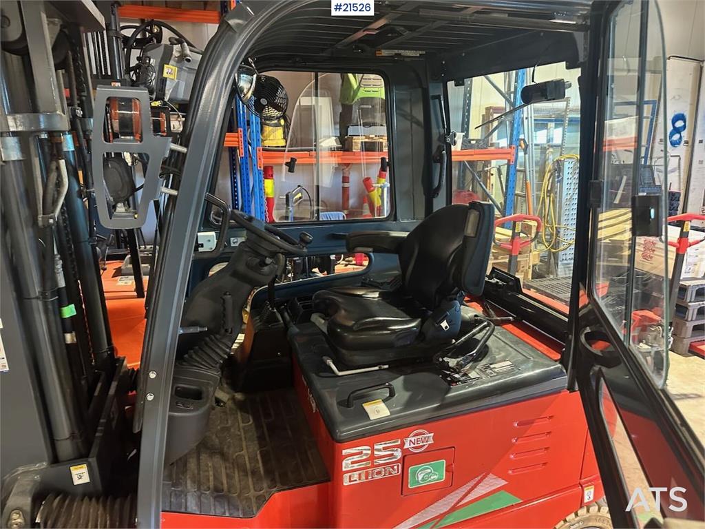 Heli CPD25 electric counterbalanced forklift. 4.7 meter 2021 21526 CPD25 electric counterbalanced forklift. 4.7 meter 2021...