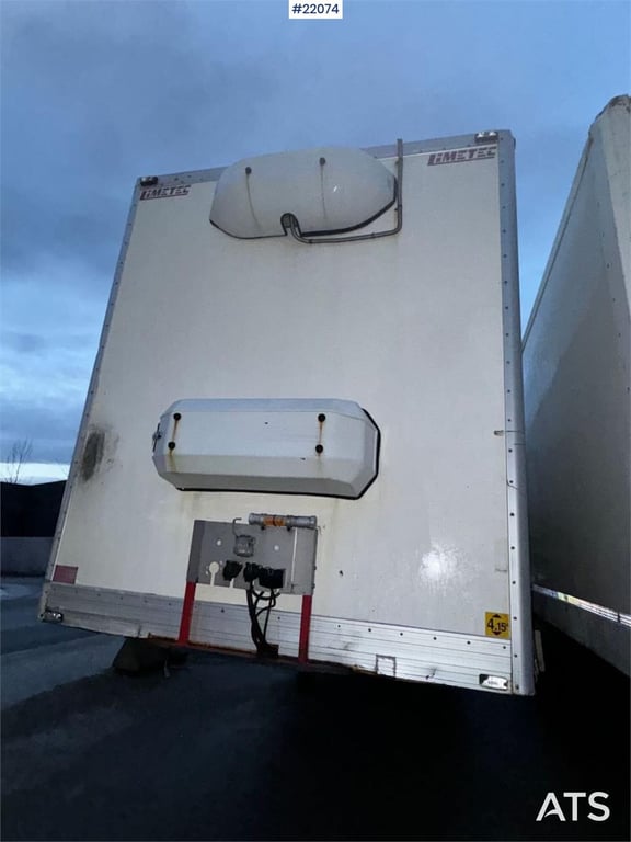 Limetec semi-trailer with full side opening. 2008 22074 Limetec semi-trailer with full side opening. 2008 1 Box semi-trail...