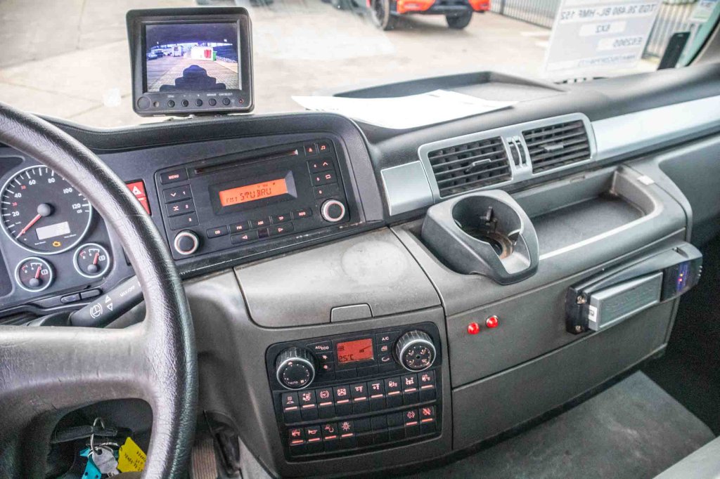 MAN TGS 26.440 BL + HMF 1520 2014 E62905 TGS 26.440 BL + HMF 1520 2014 1 image 11