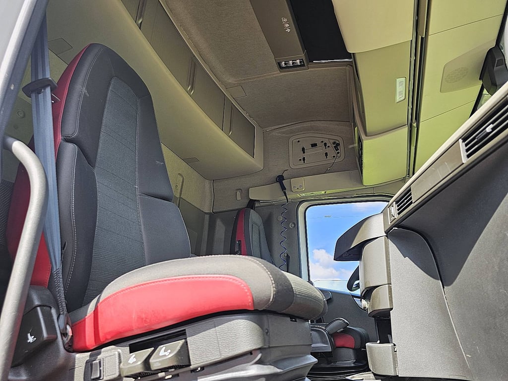 Heavy machinery product image - Image 7 of 15