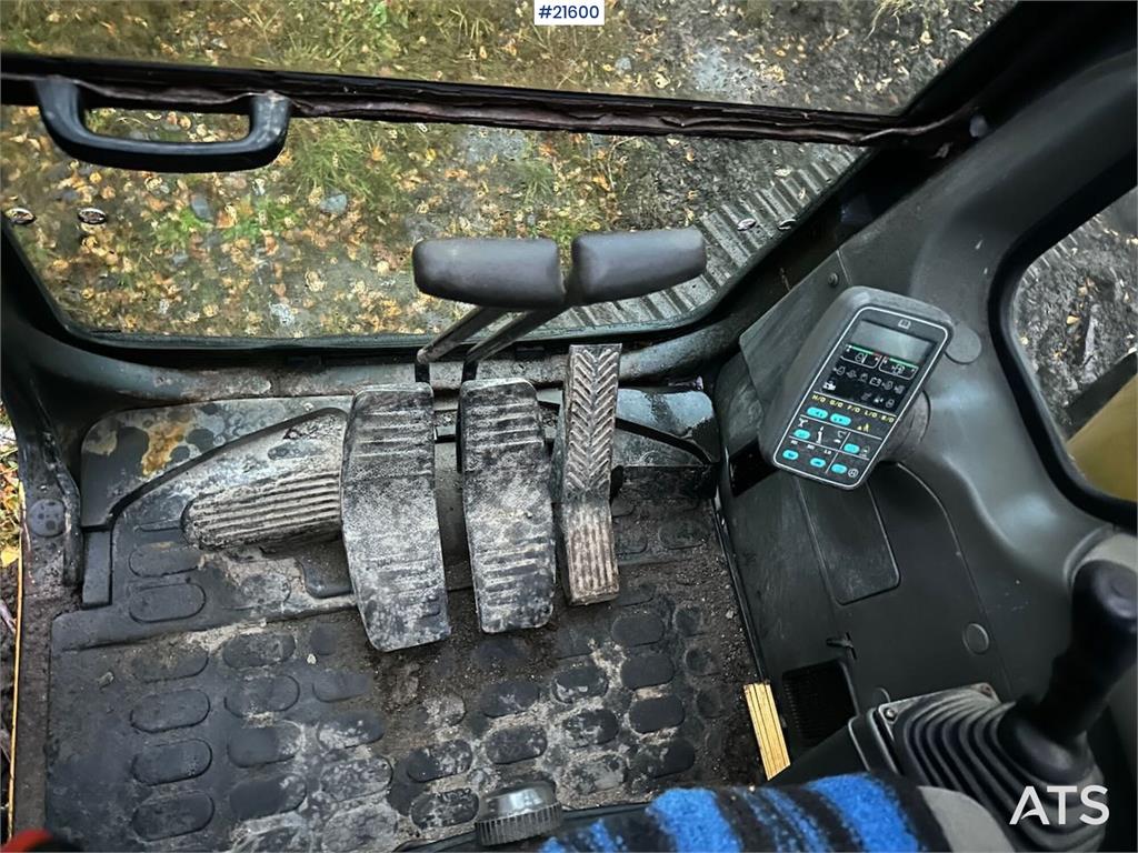 Komatsu PC240LC excavator. WATCH VIDEO. 2000 21600 PC240LC excavator. WATCH VIDEO. 2000 1 Crawler Excavators image 13