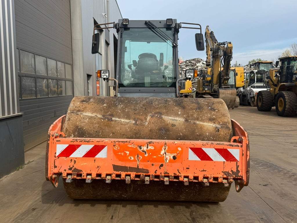 Hamm 3412 incl. Padfoot shields 2004 00033616 3412 incl. Padfoot shields 2004 1 image 4
