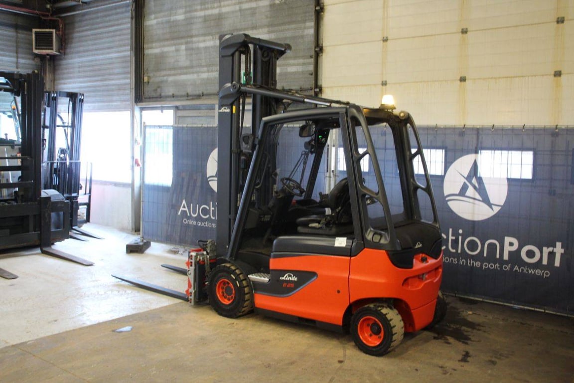 Forklift Linde E25 Electric 2500kg 6.43m 2019 2019 E25 2019 1 Forklift image 3