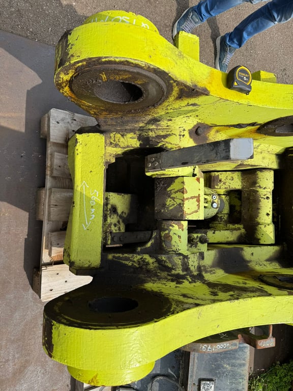 Caterpillar 352F Miller Pin-On Quick Coupler 70001781 352F Miller Pin-On Quick Coupler 1 image 12