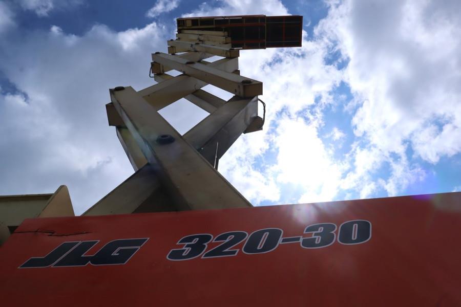 JLG SL320-30 Diesel, 4x4 Drive, 34m Working Height, 14 2007 JLG - SL320-30 - 90094 SL320-30 Diesel, 4x4 Drive, 34m Working...