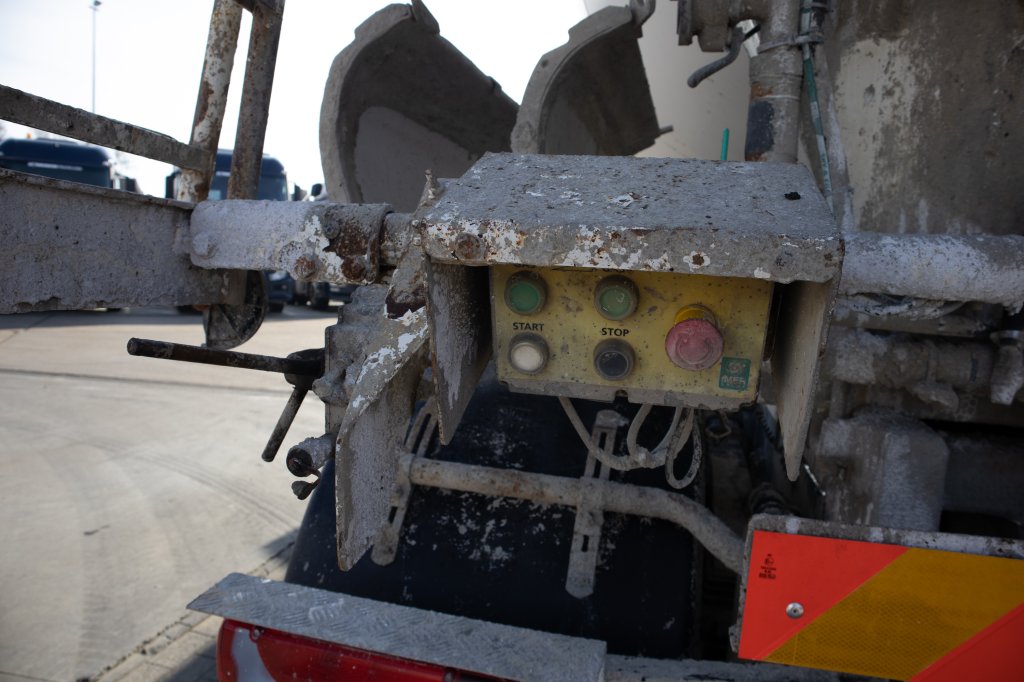 MAN TGS 36.360BB+MIXER 9M³ 2016 E59417 TGS 36.360BB+MIXER 9M³ 2016 1 image 12
