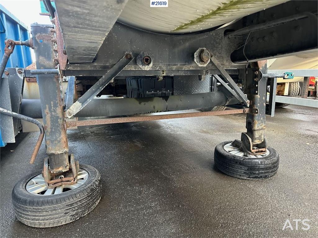 Spitzer silo trailer, 3-axle bulk trailer. 1996 21619 SPITZER silo trailer, 3-axle bulk trailer. 1996 1 image 9