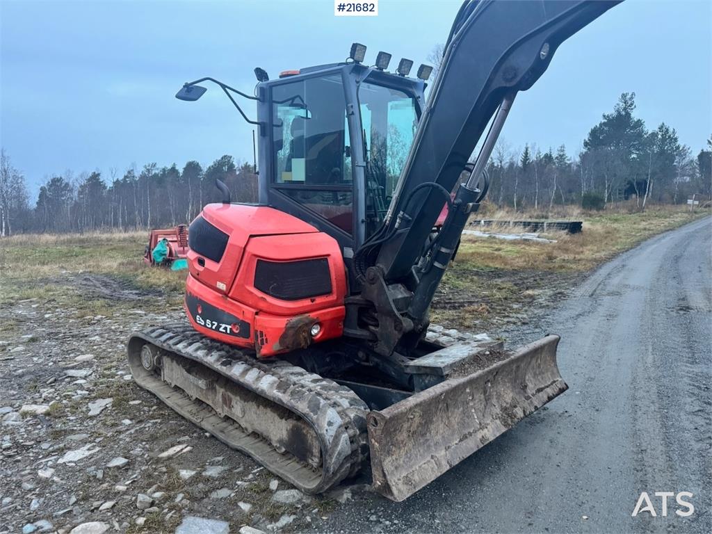 Eurocomach ES57 Tracked excavator w/ Rototilt and 2 buckets. 2014 21682 Eurocomach ES57 Tracked excavator w/ Rototilt and ...