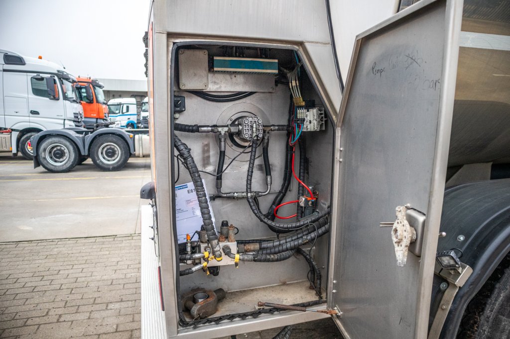 ETA CITERNE LAIT/MILCH/MILK 29000L 2012 E61296 ETA CITERNE LAIT/MILCH/MILK 29000L 2012 1 image 8