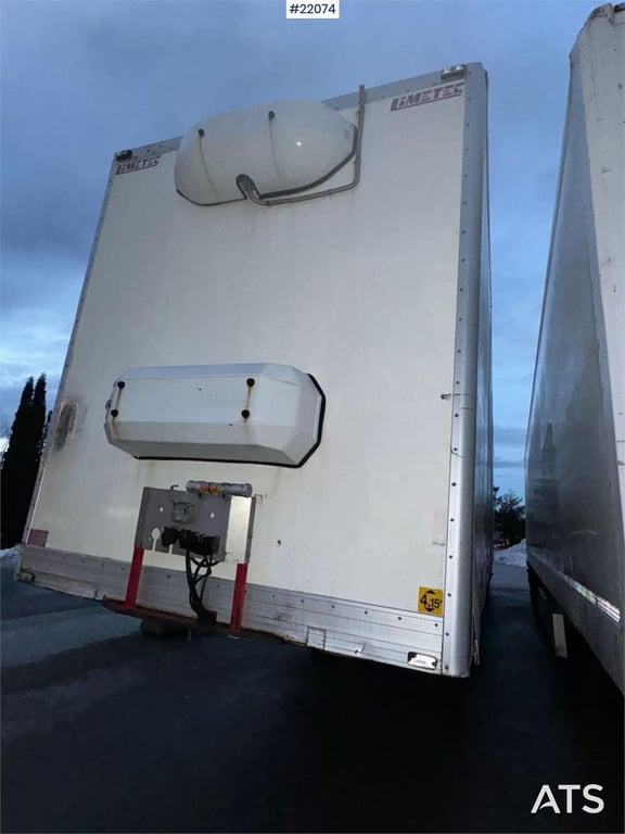 Limetec semi-trailer with full side opening. 2008 22074 Limetec semi-trailer with full side opening. 2008 1 Box semi-trail...