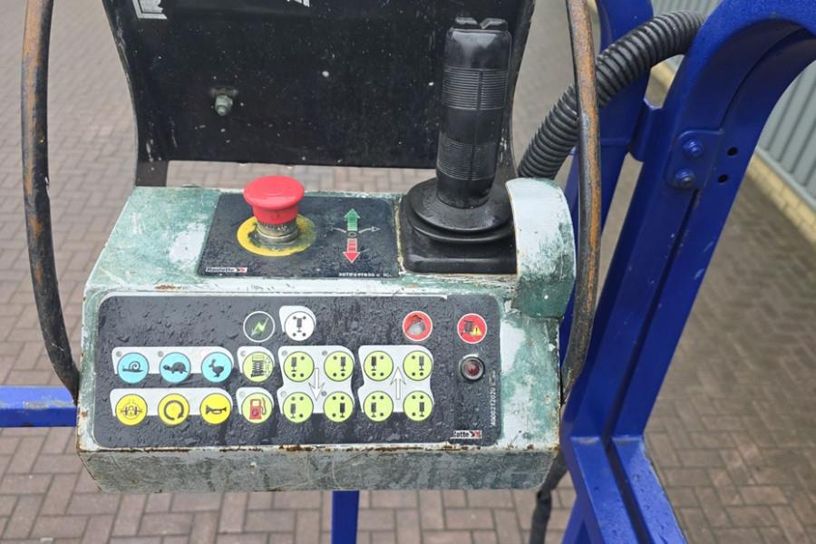 Haulotte H12SX Diesel, 4x4 Drive, 12m Working Height, 700kg 2004 HAULOTTE - H12SX - 90084 H12SX Diesel, 4x4 Drive, 12m Wor...
