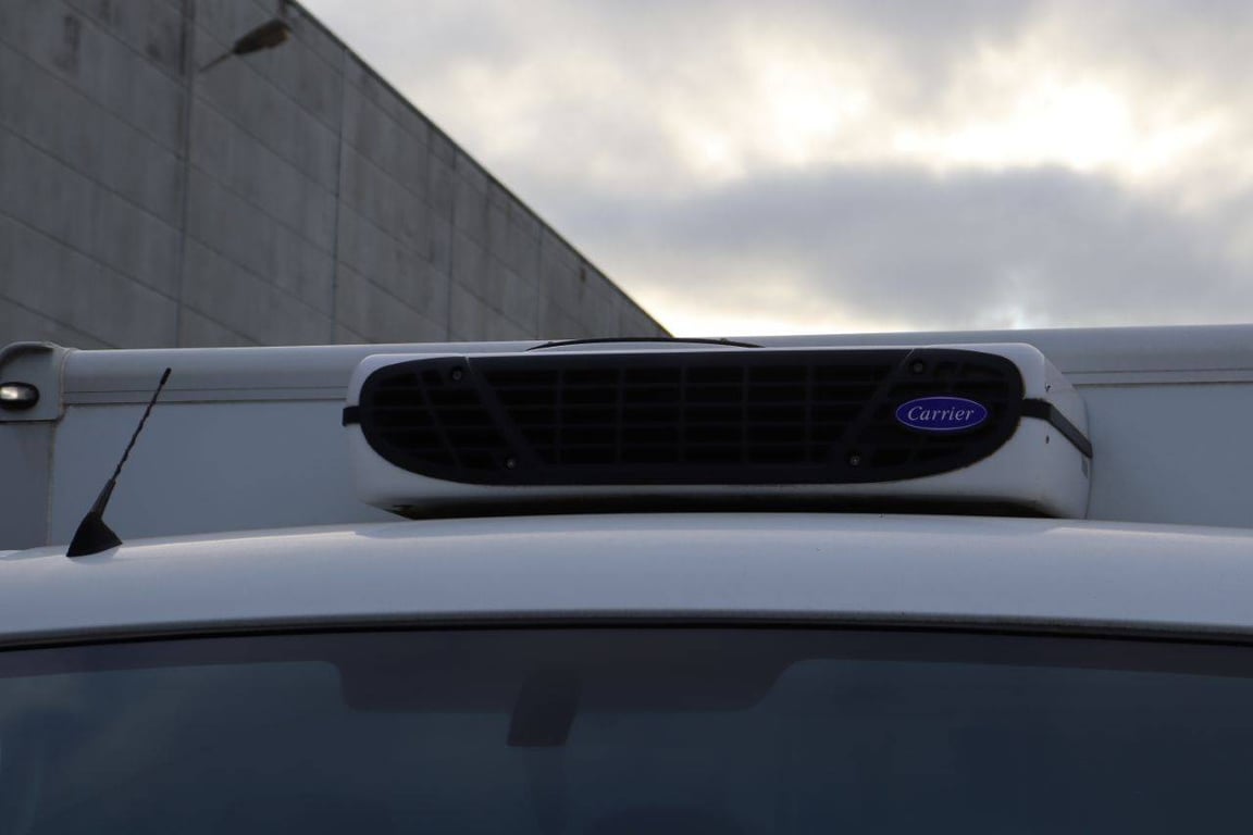 Refrigerated van Nissan NV400 Diesel 2017 2017 NV400 2017 1 image 12