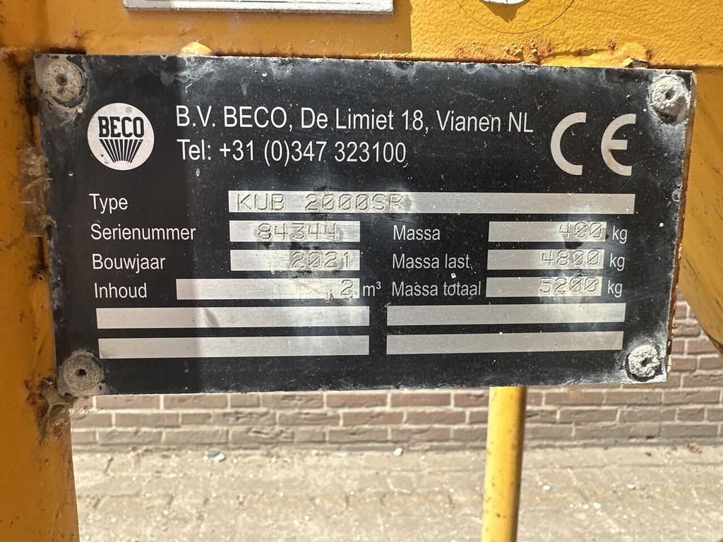 betonstortkubel staand rond onderlosser - Gebruikt 2022 12511 betonstortkubel staand rond onderlosser - Gebruikt 2022 1 im...