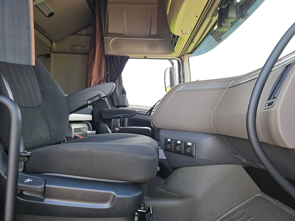 Heavy machinery product image - Image 7 of 15