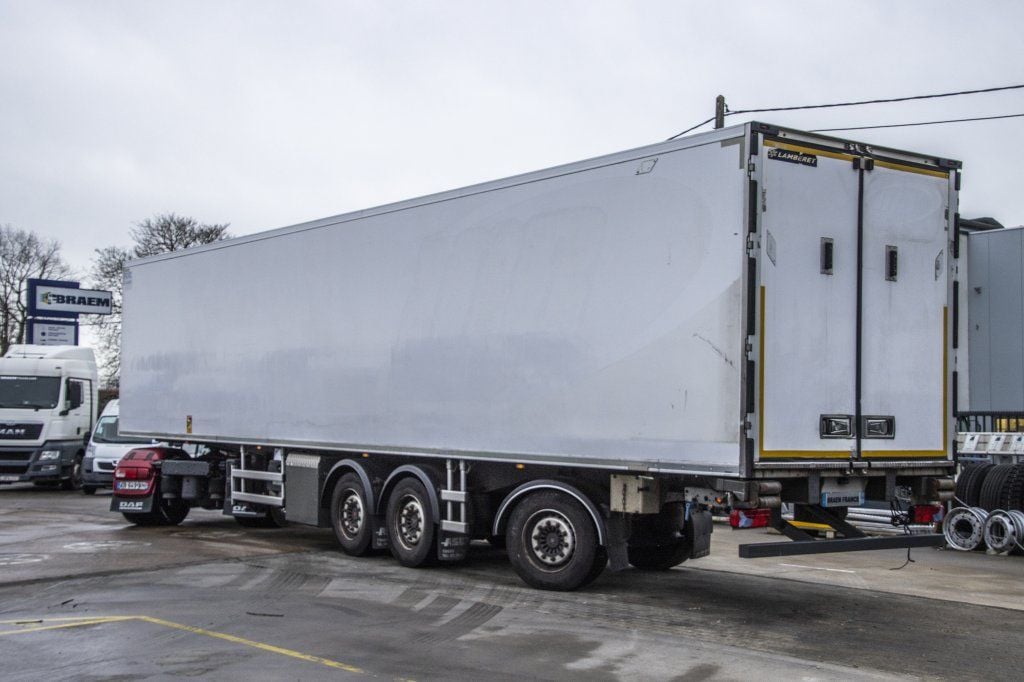 ASCA CARRIER 1850 MT+CLOISON+ESS. DIRECT./STEERING/GELENKT 2011 E57125 ASCA CARRIER 1850 MT+CLOISON+ESS. DIRECT./STEERING/...