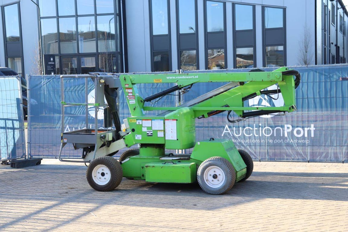 Niftylift HR12NDE Electric + Diesel Articulated Boom Lift 2015 2015 Niftylift HR12NDE 2015 1 image 3