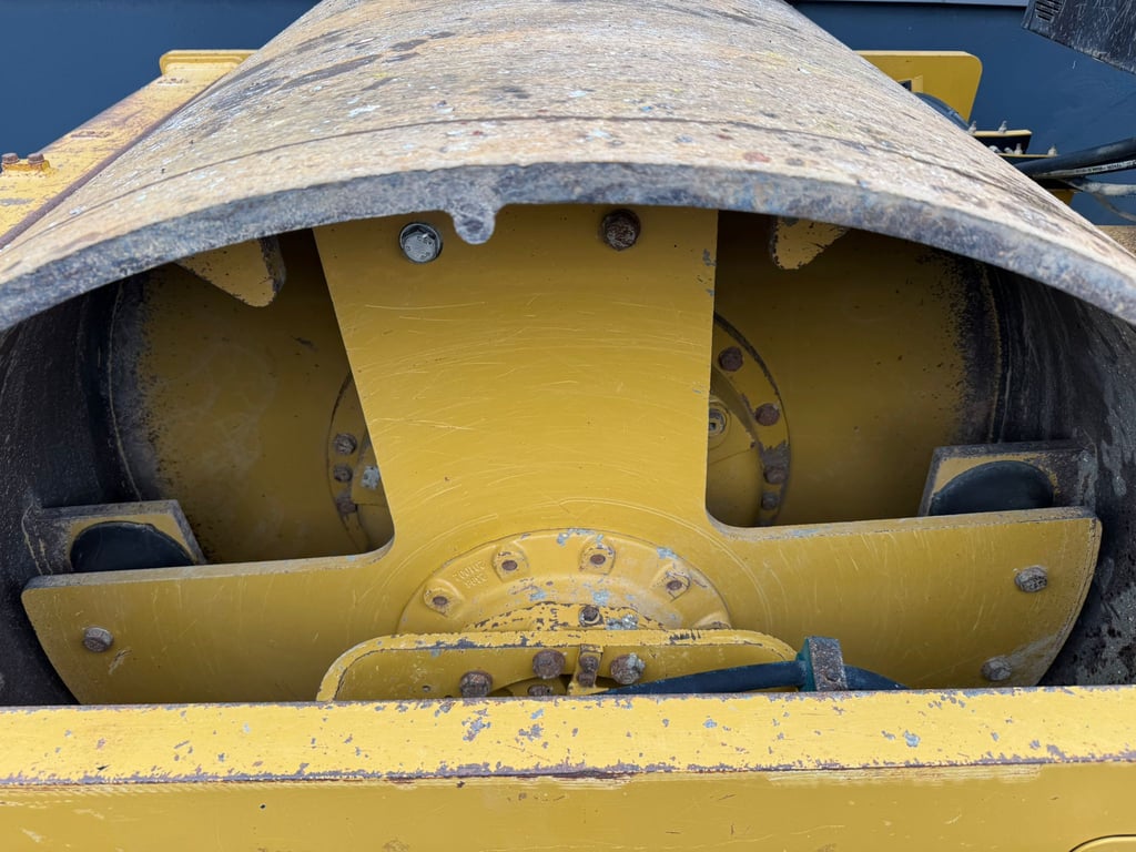 Caterpillar CS66B 2019 00033744 CS66B 2019 1 image 12