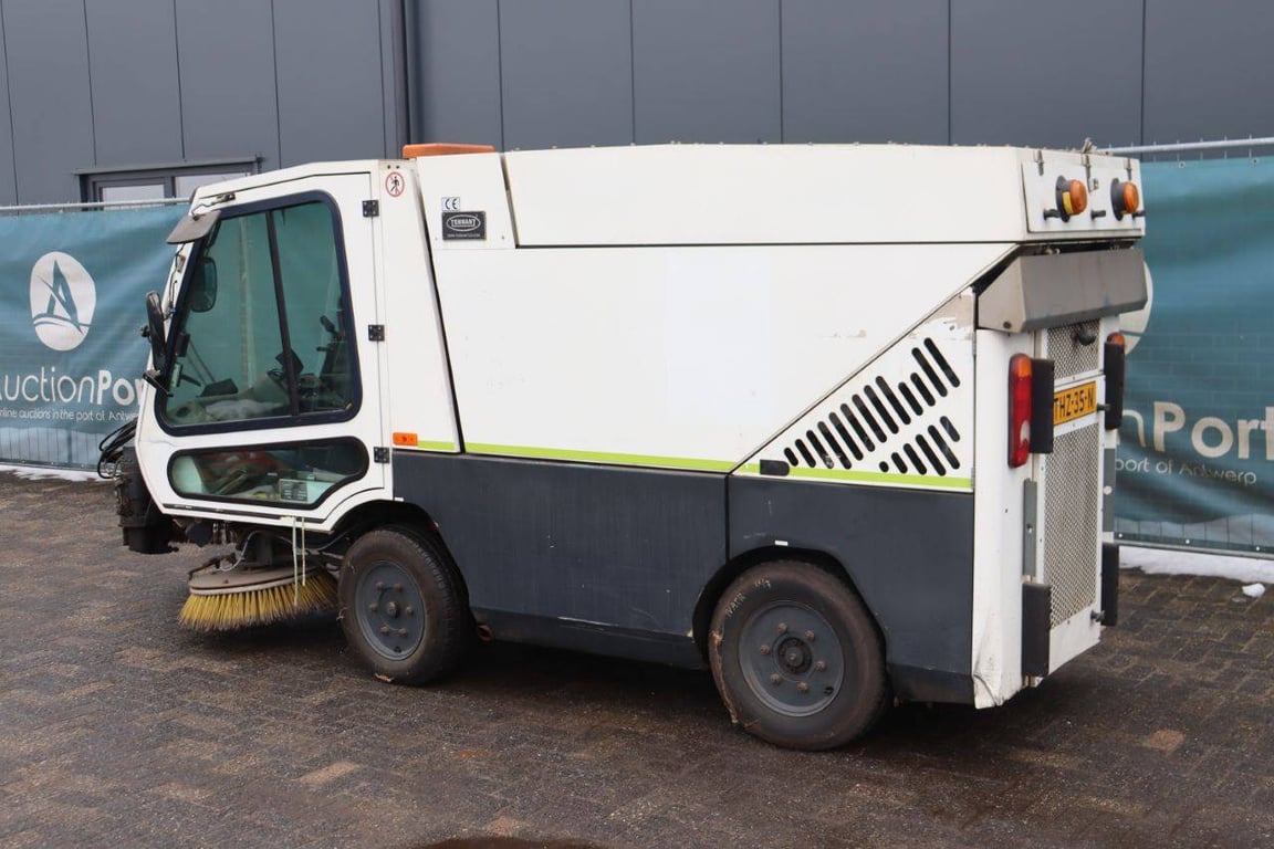 Tennant A60 Diesel Sweeper 2006 2008 A60 2008 1 image 3