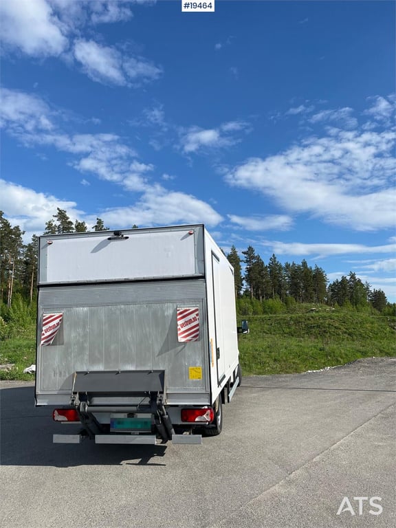 Mercedes-Benz Sprinter 316CDI Box truck w/ Lift. 115,000 km. 2015 19464 Sprinter 316CDI Box w/ Lift. 115,000 km. 2015 1 im...