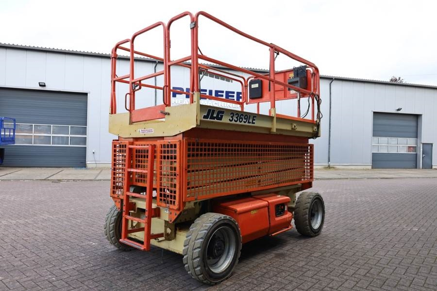 JLG 3369LE Electric, 12m Working Height, 450kg Capacit 2008 JLG - 3369LE - 90064 3369LE Electric, 12m Working Height, 450k...