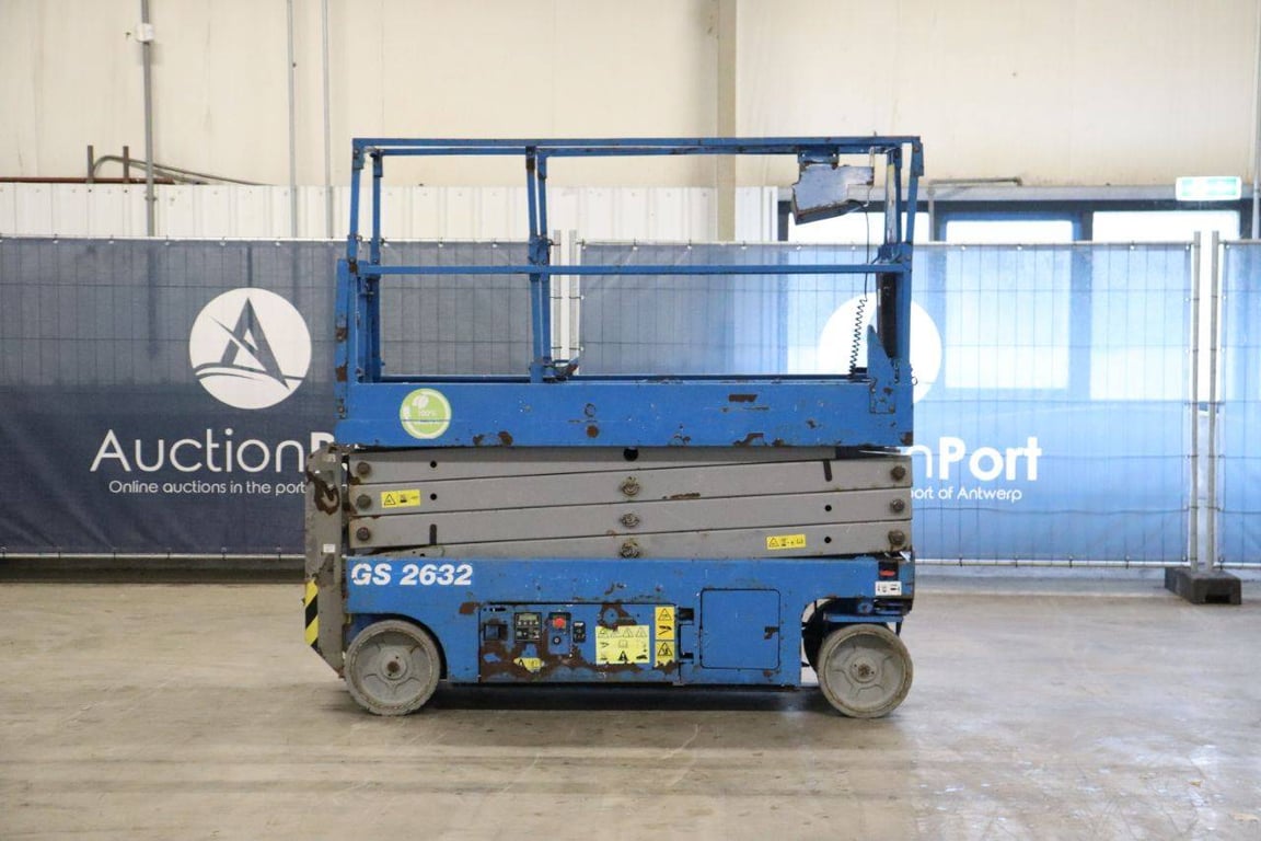 Scissor lift Genie GS-2632 Electric 9.9m 2014 2014 GS-2632 2014 1 Scissor Lifts image 2