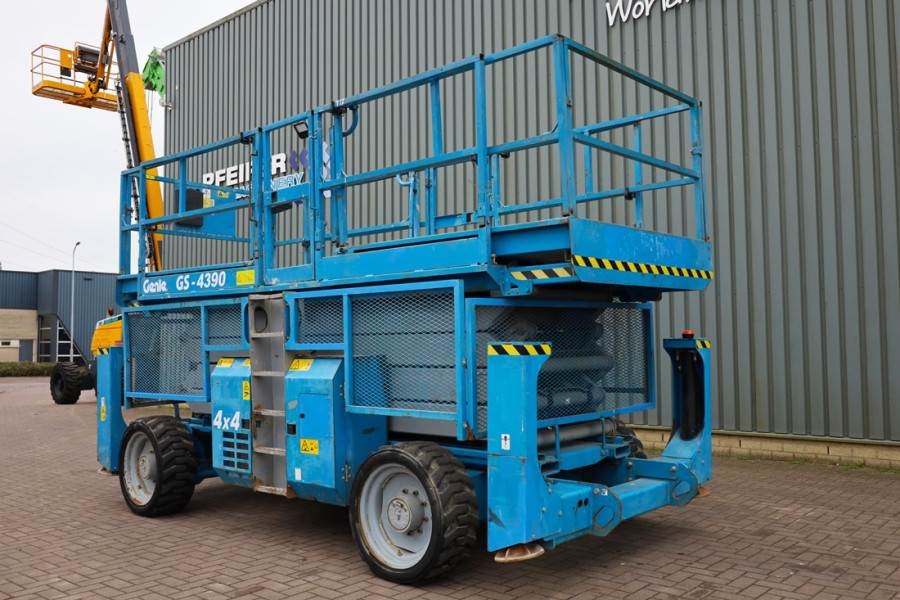 Genie GS4390 Diesel, 4x4 Drive, 15m Working Height, 680k 2012 GENIE - GS4390 - 63307 GS4390 Diesel, 4x4 Drive, 15m Working...