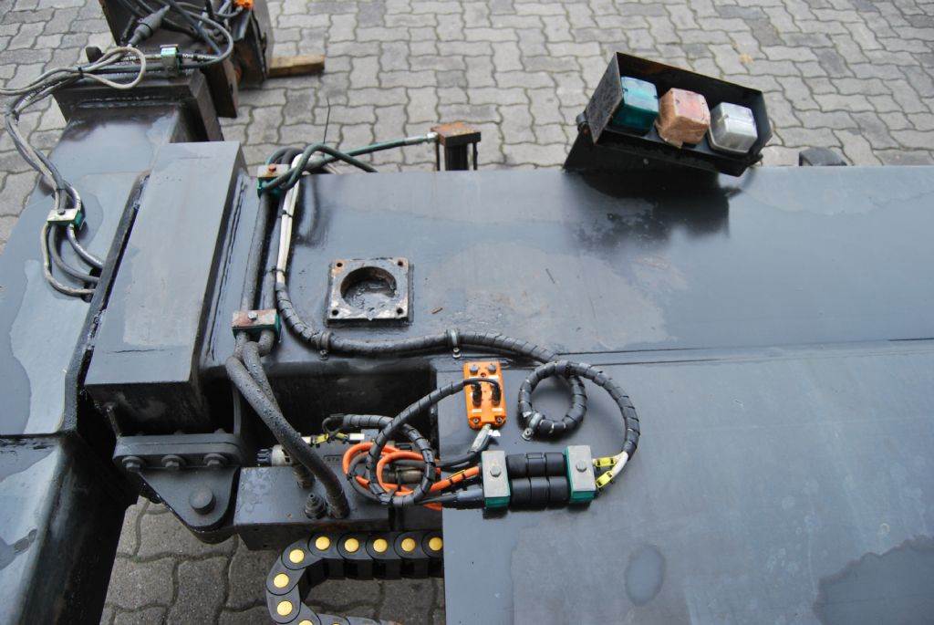 Heavy machinery product image - Image 9 of 20