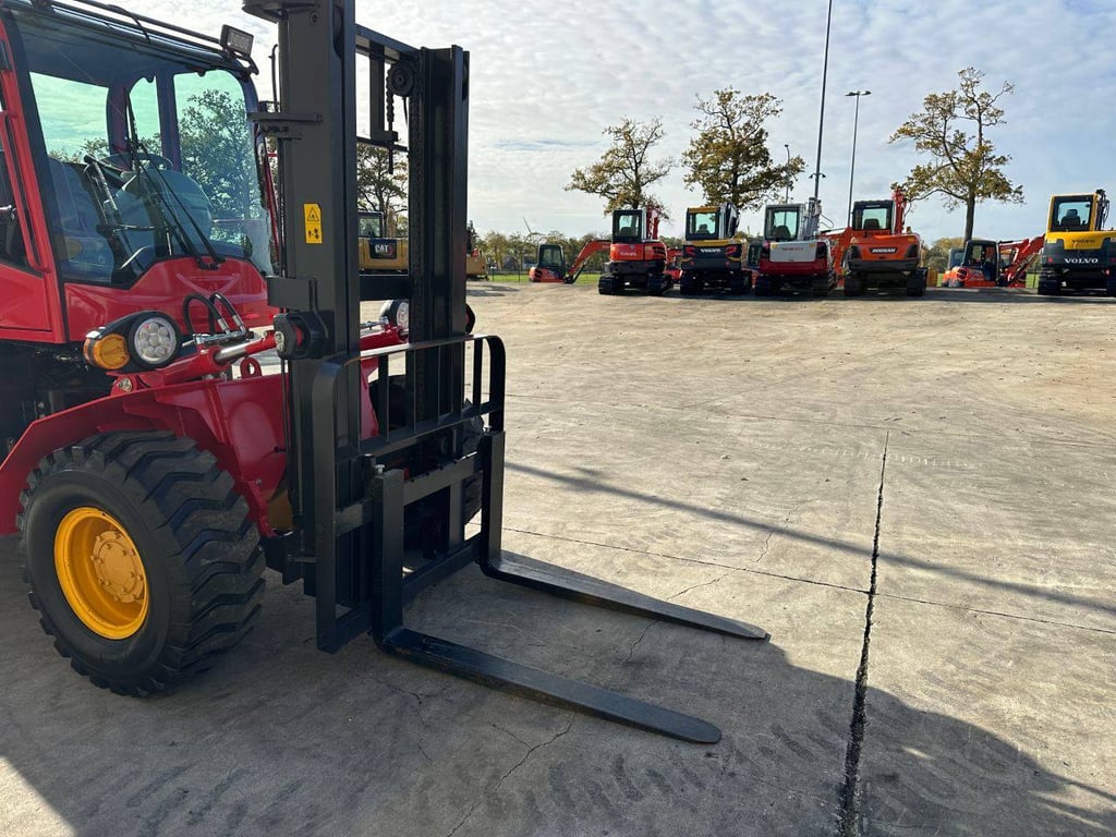 Rough Terrain Forklift KUL RTF-3500 Diesel 2025 New 2025 Onbekend RTF-3500 2025 0 Rough Terrain Forklift image 10