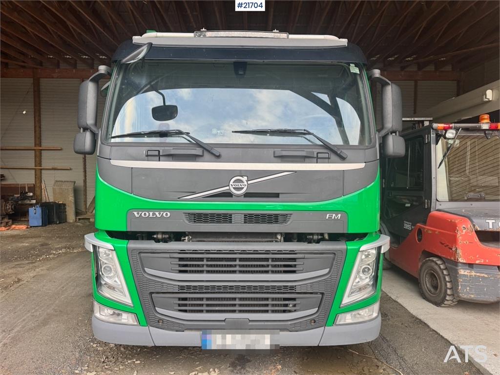 Volvo FM410 2-Chamber Refuse Truck. 2017 21704 FM410 2-Chamber Refuse Truck. 2017 1 image 9