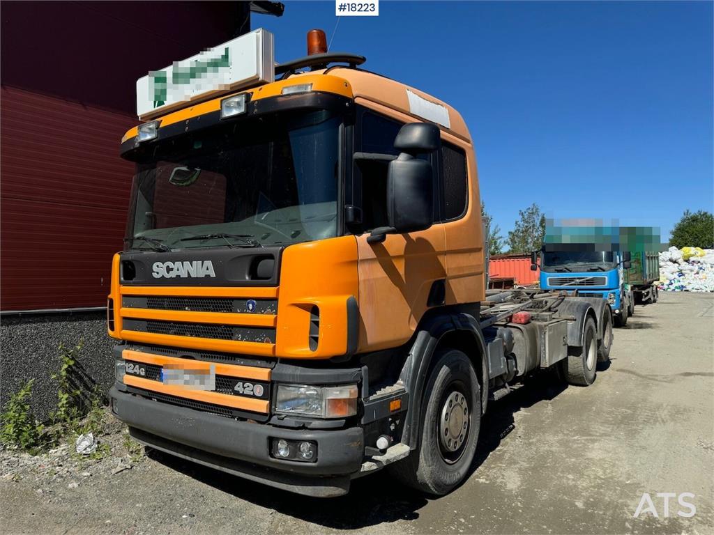 Scania 124G hook truck w/ Palift hook with articulation S 2004 18223 124G hook truck w/ Palift hook with articulation S 20...