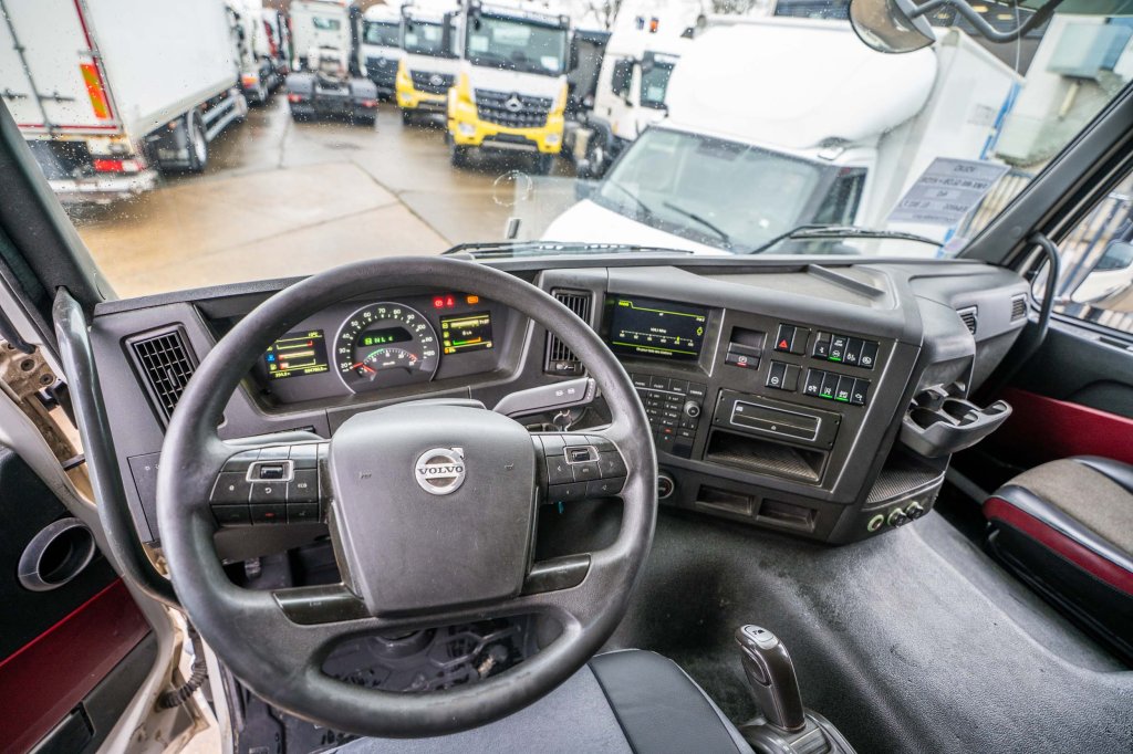 VOLVO FMX 460 GLOB + HYDR 2017 E64855 FMX 460 GLOB + HYDR 2017 1 image 12