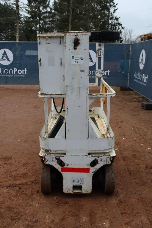 JLG 1230ES Electric Mast Lift 5.66m 2013 2013 1230ES 2013 1 image 5