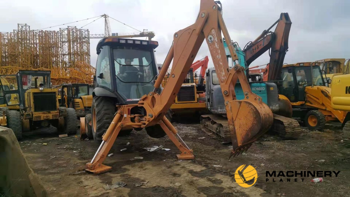 CASE Used Backhoe Loader 580M GOOD CONDITION 580M 2019 1 image 4