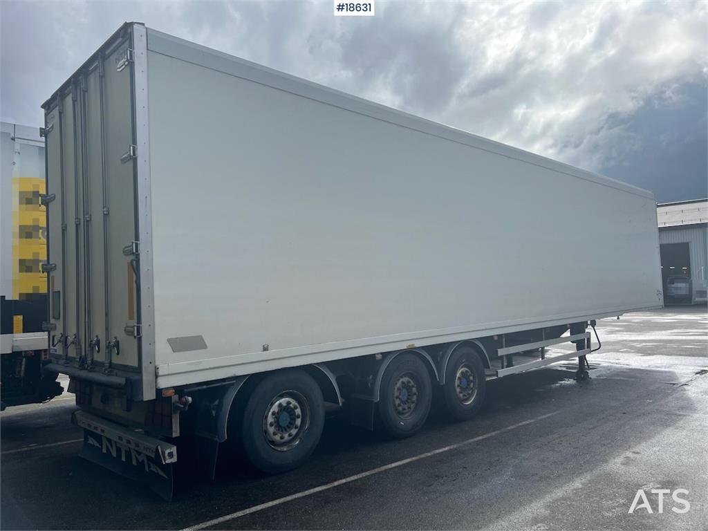 NTM 3 axle semi-trailer w / full side opening 2010 18631 NTM 3 axle semi-trailer w / full side opening 2010 1 Box semi-tra...