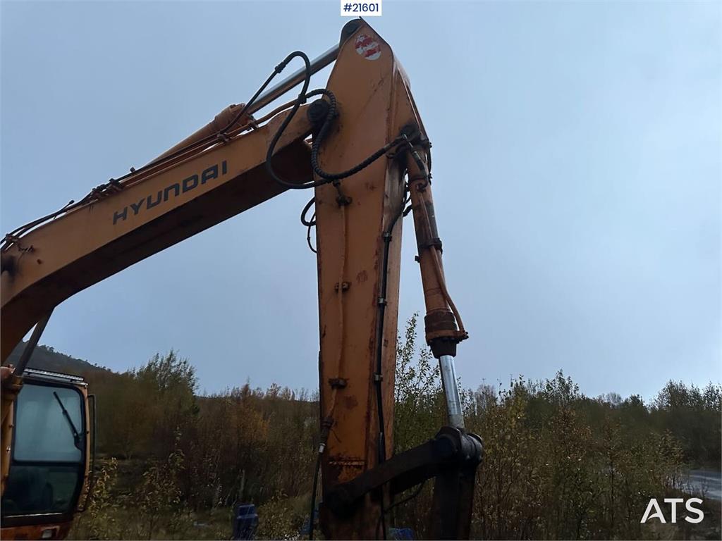 Hyundai Robex 210LC- 3H excavator w/ 5 buckets. Replaced t 1997 21601 Robex 210LC- 3H excavator w/ 5 buckets. Replaced t 1...