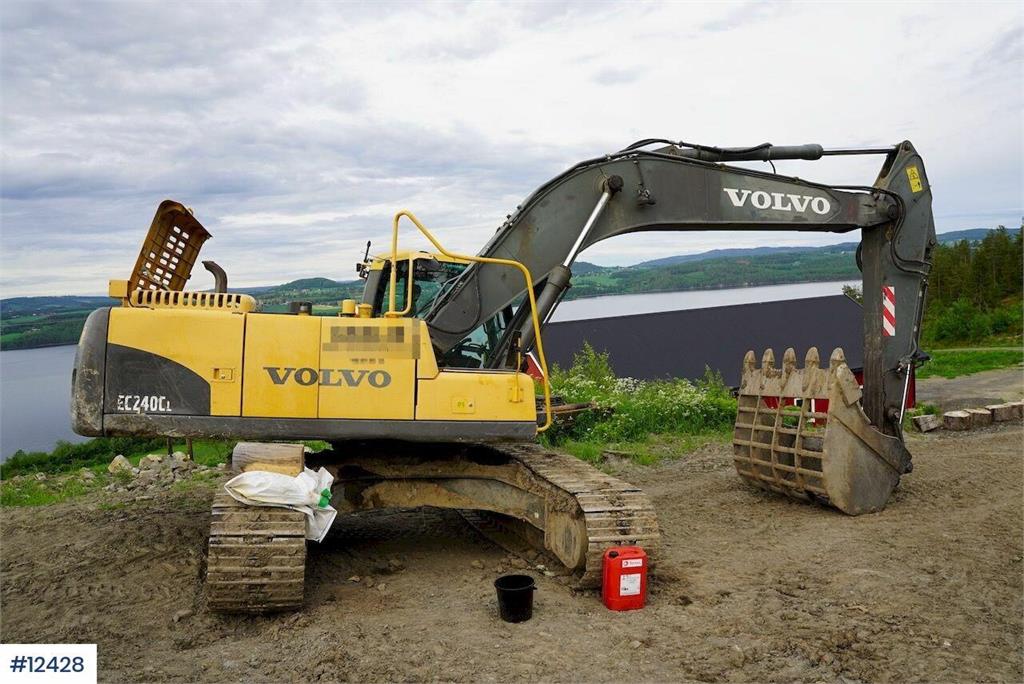 Volvo EC240CL Crawler Excavator with 2 Buckets 2008 12428 EC240CL Crawler Excavator with 2 Buckets 2008 1 Crawler Excavato...