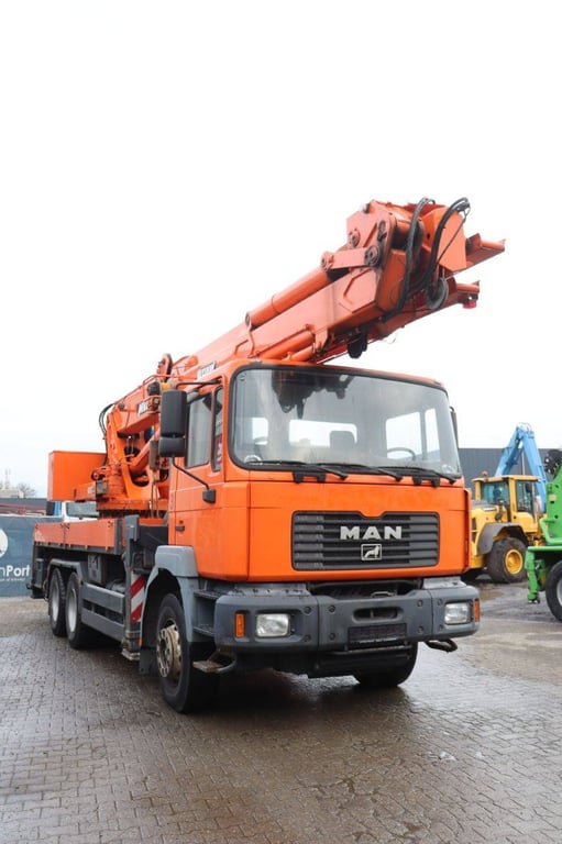 Crane truck MAN 26.364 6x4 Diesel 2002 2002 26.364 6x4 2002 1 Crane trucks image 5