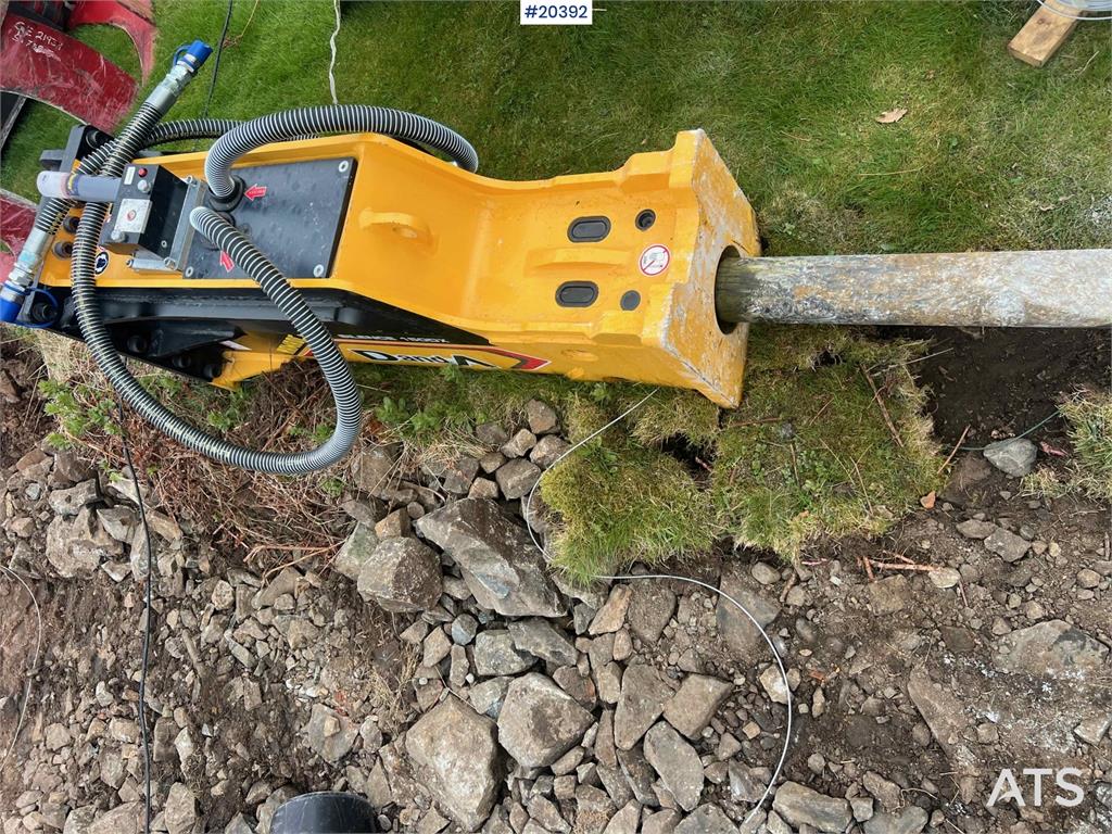 Danda D&A150DX spike hammer (1231 kg) w/ s60 attac 2022 20392 Danda D&A150DX spike hammer (1231 kg) w/ s60 attac 2022 1 im...