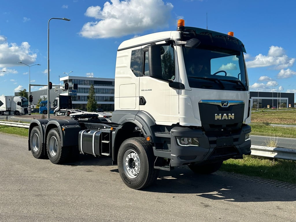 MAN TGS 33.400 BB SA 6x4 Manual 2023 00033052 TGS 33.400 BB SA 6x4 Manual 2023 0 image 7
