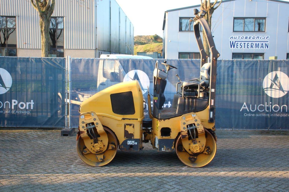 Tandem roller Volvo DD25 Diesel 24.8kW 2015 2015 DD25 2015 1 image 2