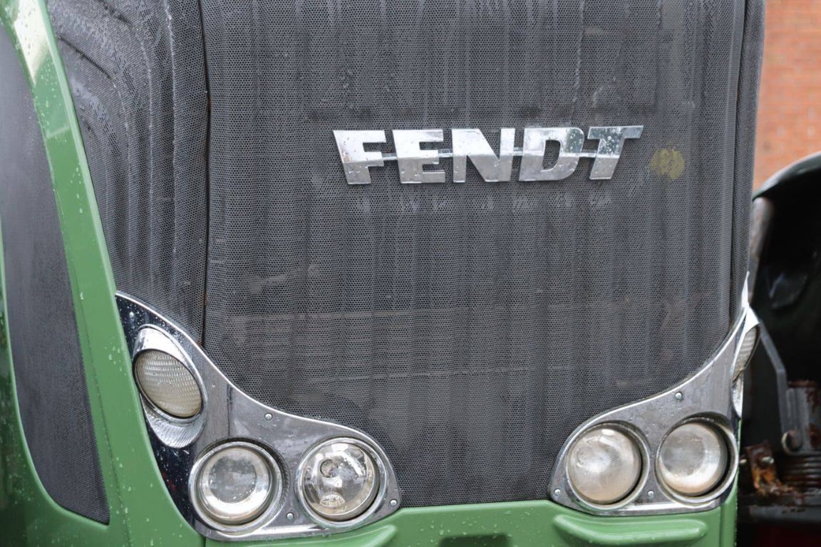 Tractor Fendt 930 Vario Diesel 2010 2010 Fendt 930 Vario 2010 1 image 14
