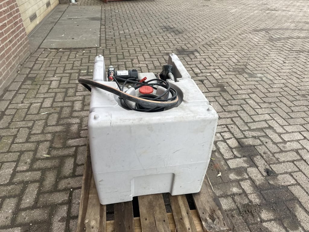 Dieseltank 200 liter - Gebruikt 2023 12829 dieseltank 200 liter - Gebruikt 2023 1 image 4