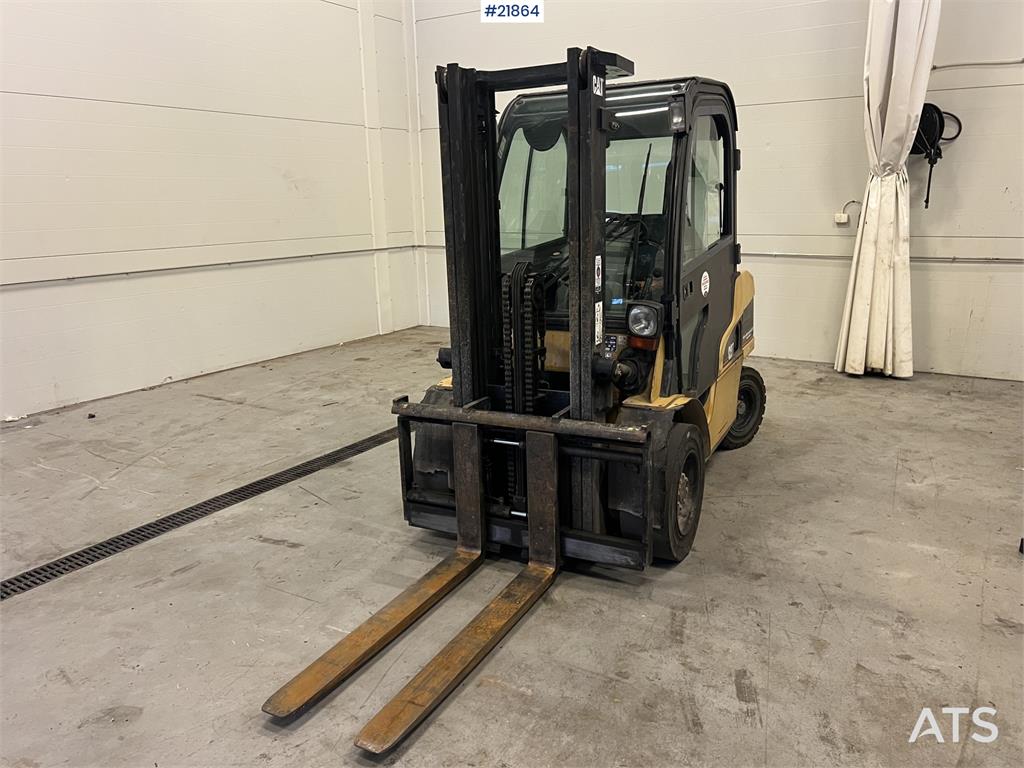 CAT DP30N 2005 21864 DP30N 2005 1 Forklift image 2