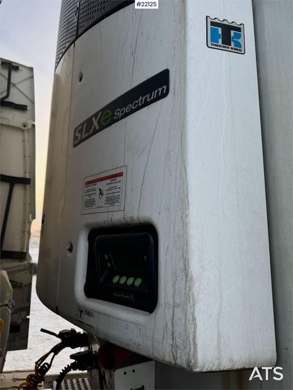 Krone box semi-trailer with Thermo King unit 2015 22125 box semi-trailer with Thermo King unit 2015 1 Refrigerated semi tr...