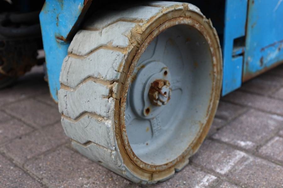 Genie GS1932 Electric, Working Height 7.8 m, 227kg Capac 2013 GENIE - GS1932 - 90011 GS1932 Electric, Working Height 7.8 m...