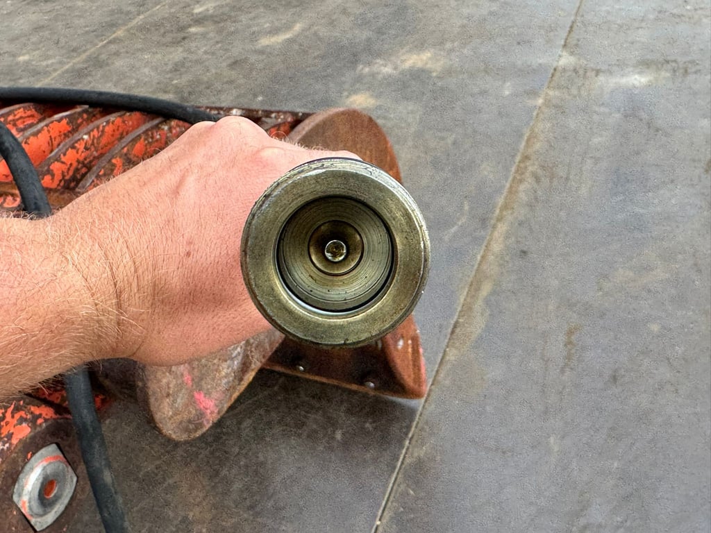 NPK D-2000 CW30 CW40 Sorting Grapple 2003 70001908 D-2000 CW30 CW40 Sorting Grapple 2003 1 image 10