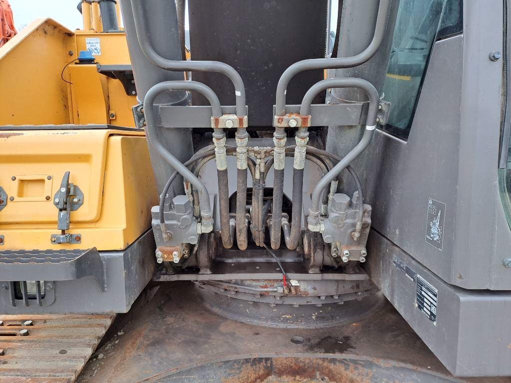 Volvo EC 220 EL (New Undercarriage) 2015 ATR-2127 EC 220 EL (New Undercarriage) 2015 1 Crawler Excavators image 10