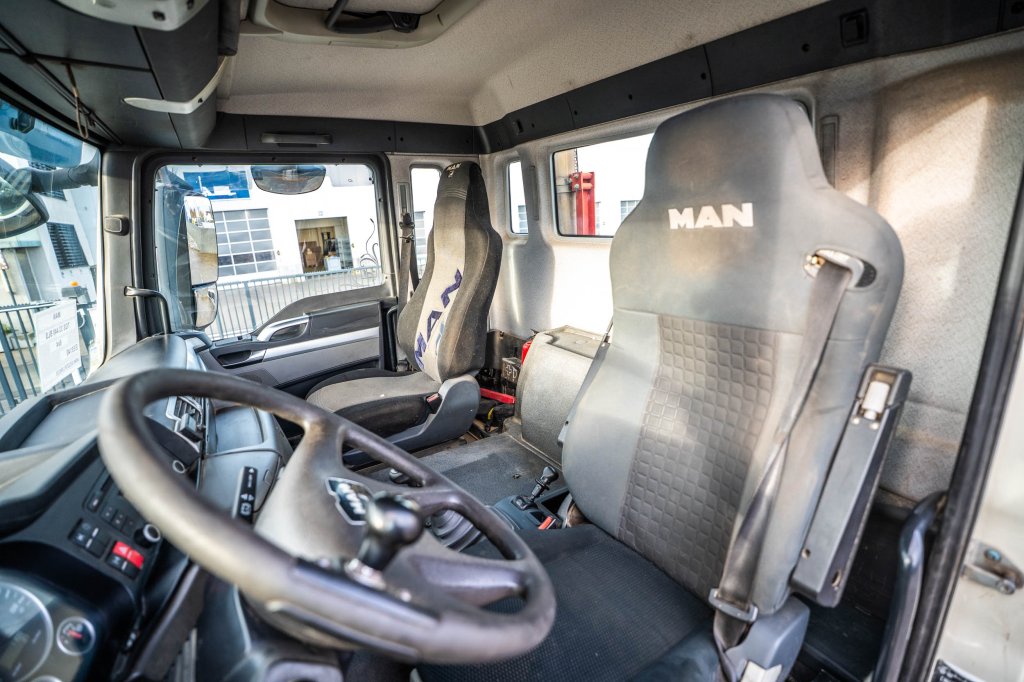 MAN TGS 33.440 BLS+ Big Axles+Manual+HYDR. 2012 E65140 TGS 33.440 BLS+ Big Axles+Manual+HYDR. 2012 1 image 10